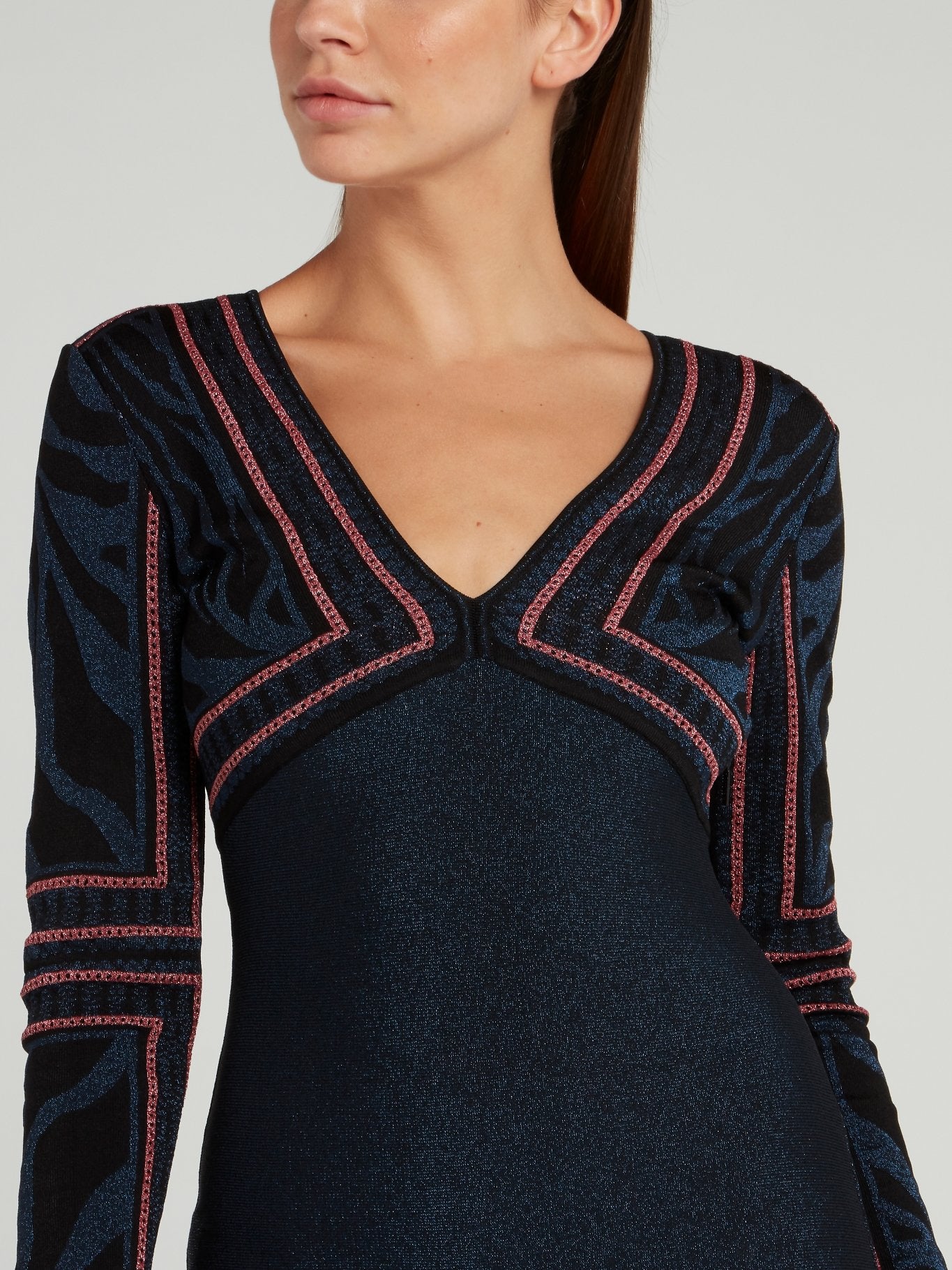 Темно-синее блестящее платье-миди