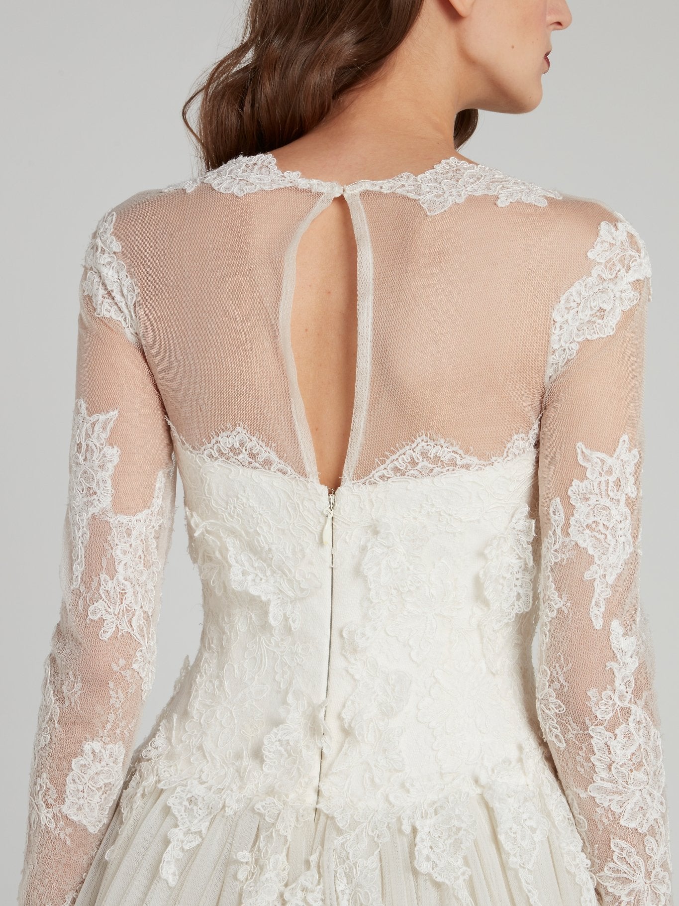 Платье-макси с длинными рукавами, вырезом "замочная скважина" на спине и кружевом