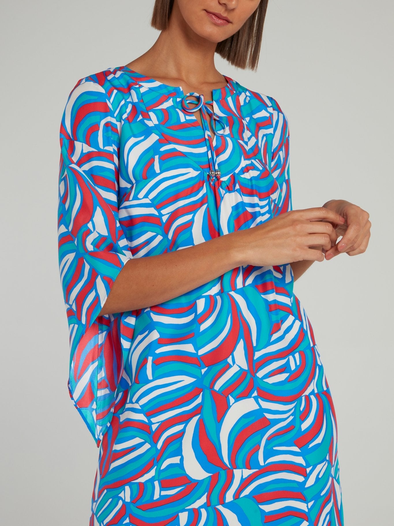 Синее платье-шифт с рукавами до локтя