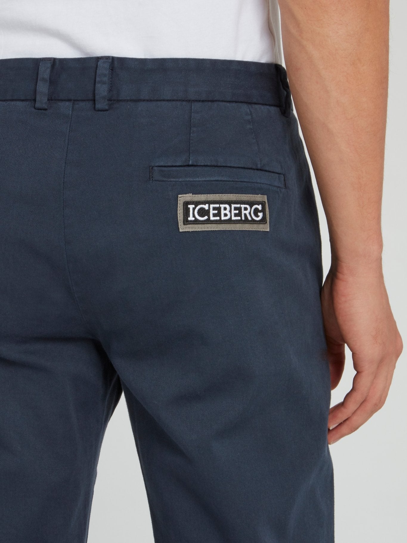 Темно-синие прямые брюки