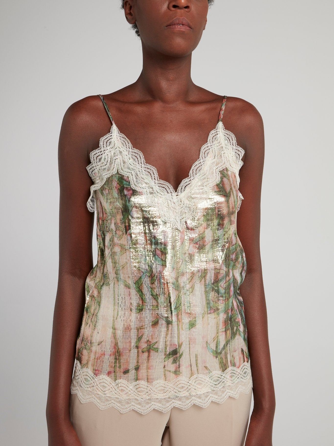 Топ с кружевной отделкой