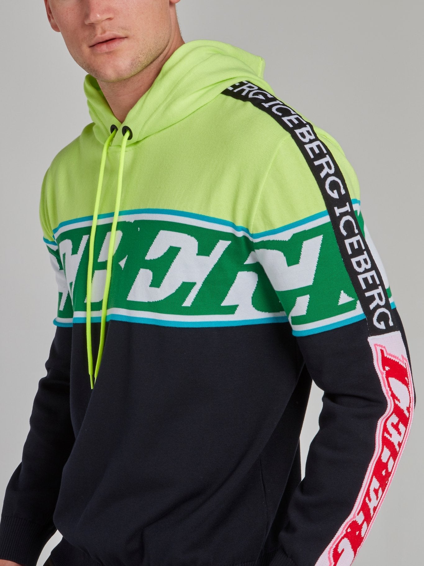 Худи с зеленой вставкой