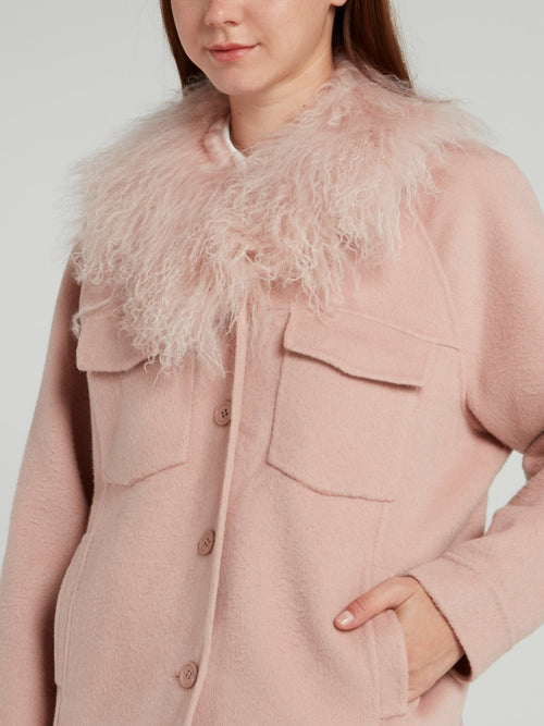 Розовая шерстяная куртка с меховым воротником