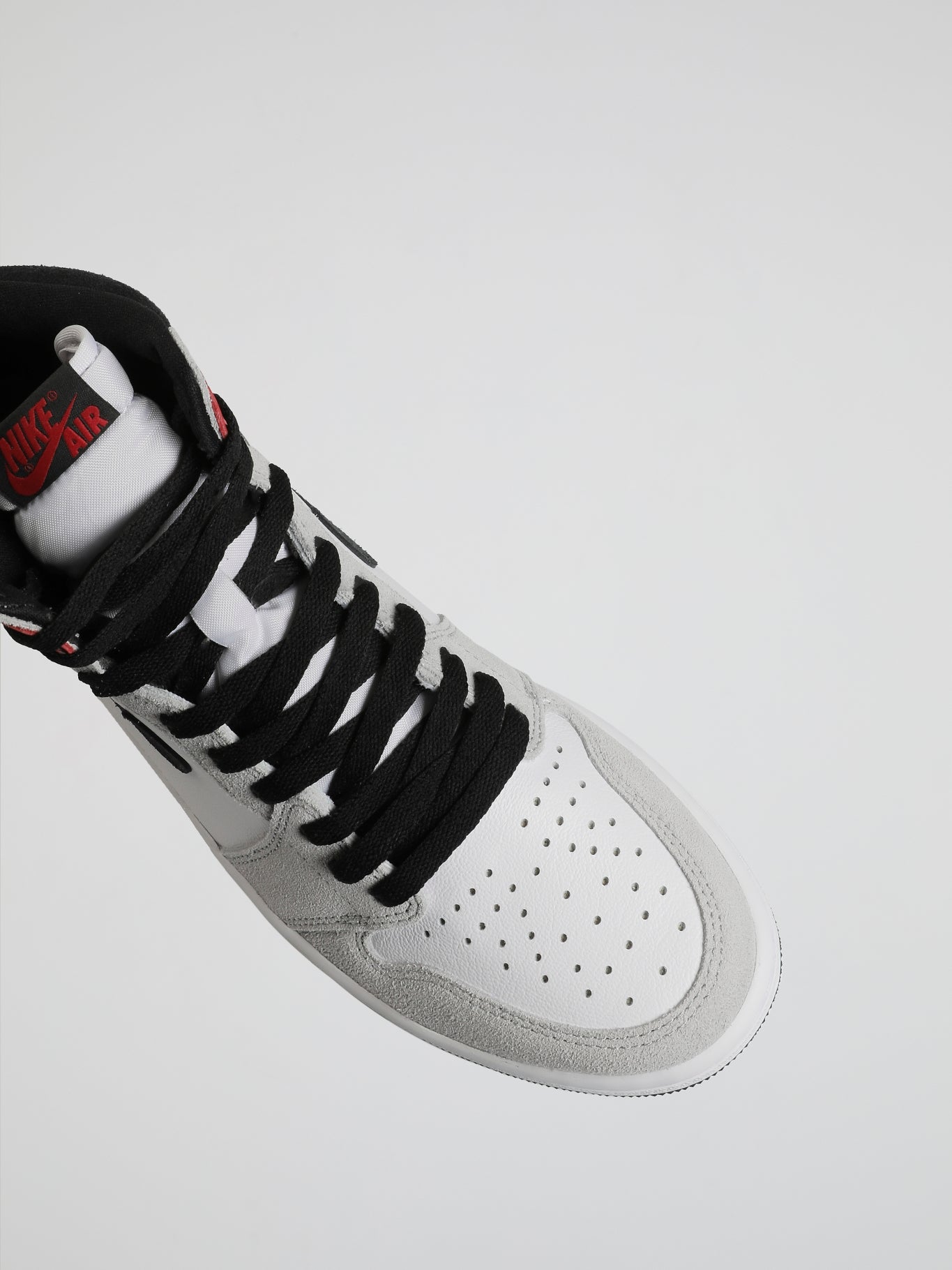 Air Jordan 1 Retro High OG Smoke Grey Sneakers