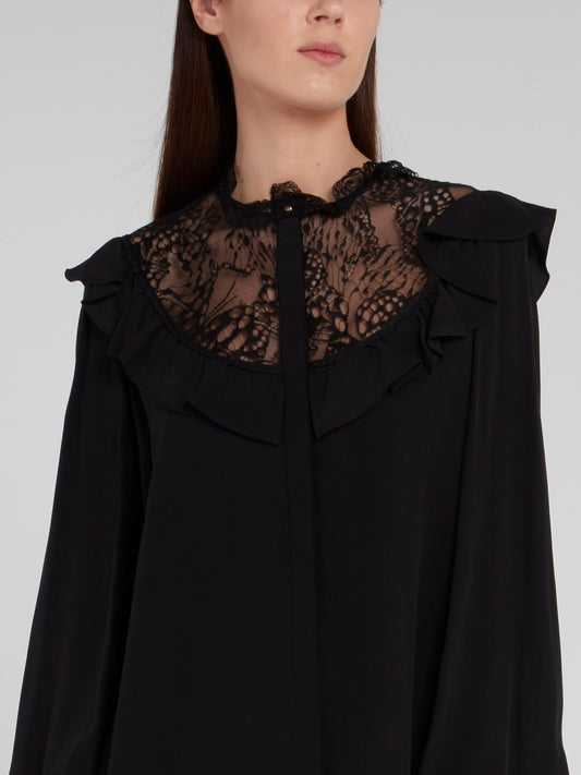 Черная блузка с кружевом и оборками