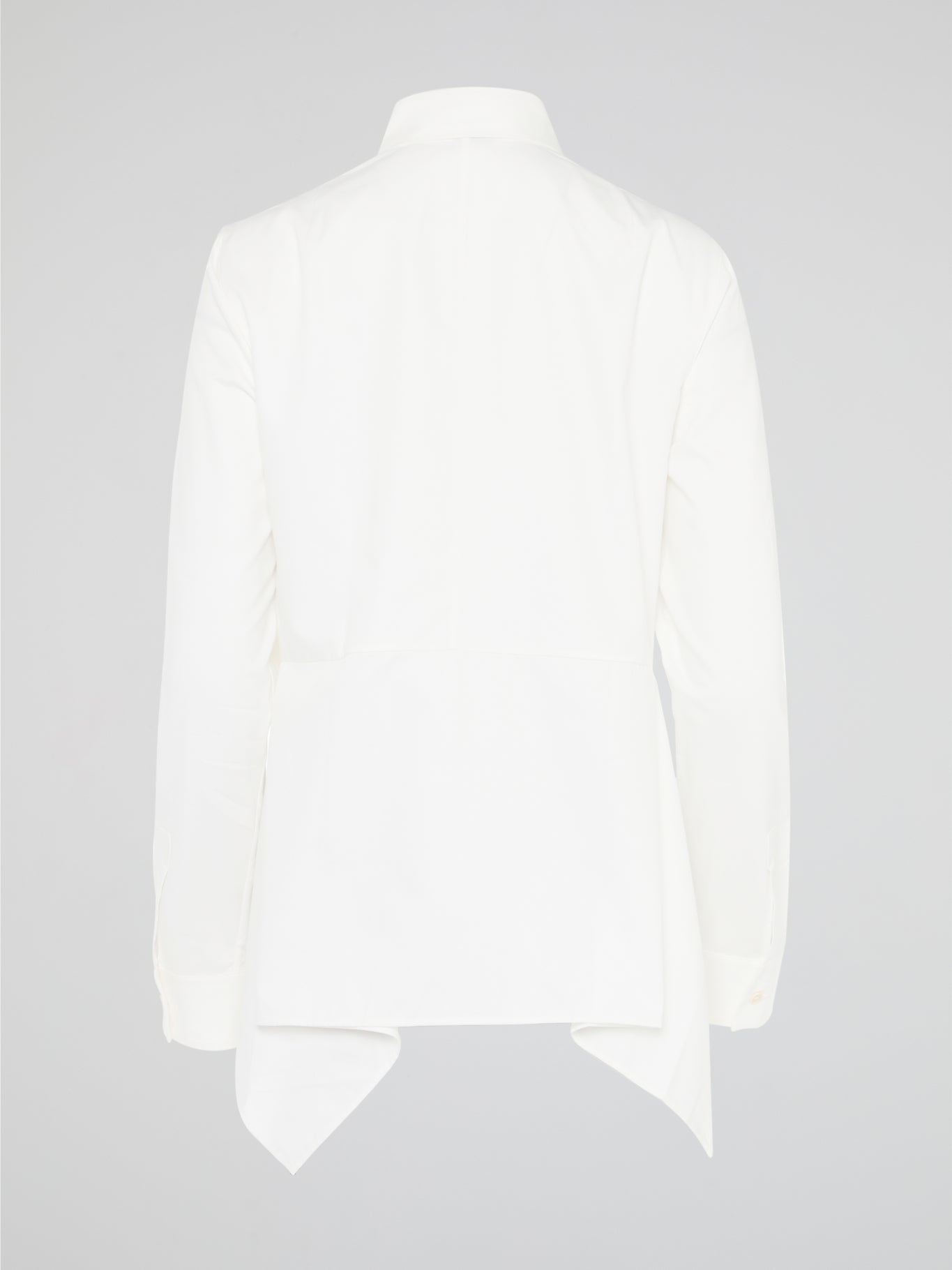 Turn heads and make a statement with the White High-Low Shirt from Akris Punto. Crafted with impeccable attention to detail, this modern twist on a classic silhouette is designed to elevate your style game. With its dynamic high-low hemline and luxurious fabric, this shirt is the epitome of effortless sophistication, perfect for any occasion.