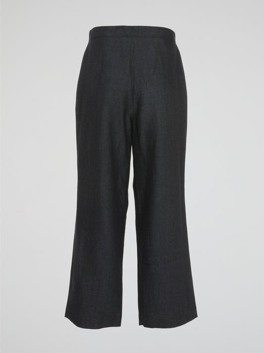 Step into the world of sophisticated style with our Black Pleated Capri Pants by Akris Punto. Crafted with meticulous precision, these pants effortlessly blend elegance and comfort. From the pleated detailing to the flattering capri length, these pants guarantee a chic and timeless addition to your wardrobe.