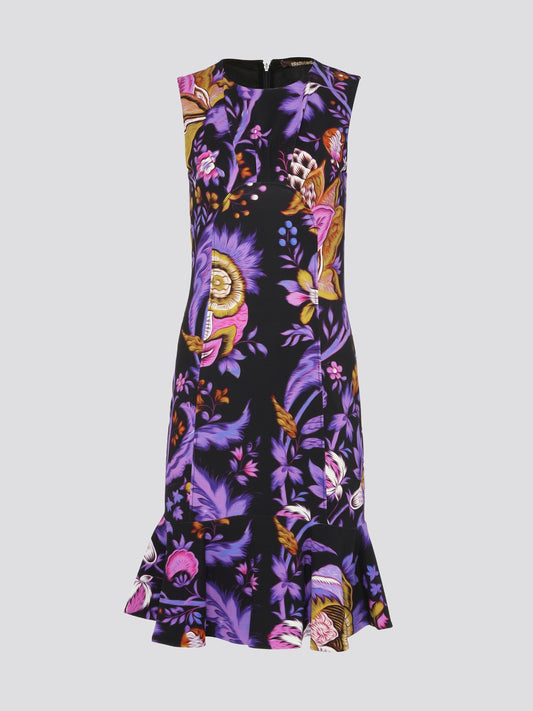 Step into the spotlight with the Foliage Flared Sheath Dress by Roberto Cavalli, designed to make a statement. The intricate foliage print adds a touch of nature-inspired glamour to this figure-flattering silhouette, sure to turn heads wherever you go. Elevate your wardrobe with this unique and eye-catching piece that exudes elegance and sophistication.