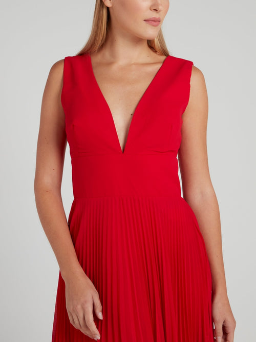Красное платье-макси с плиссировкой и кружевными вставками