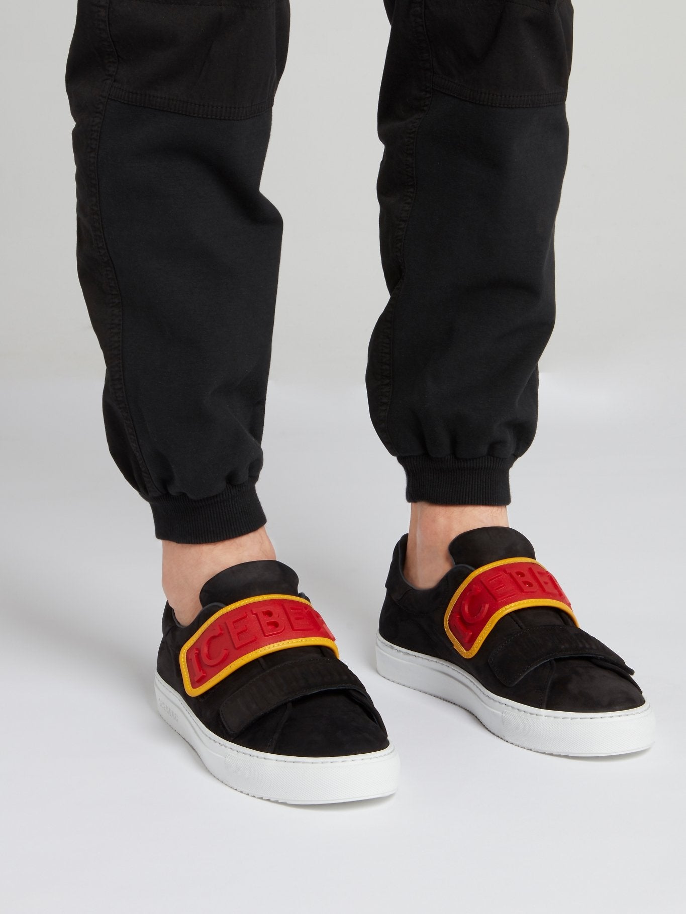 Черные замшевые кроссовки с логотипом 