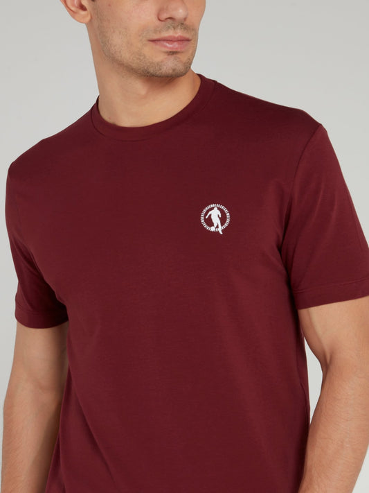 Бордовая футболка с логотипом