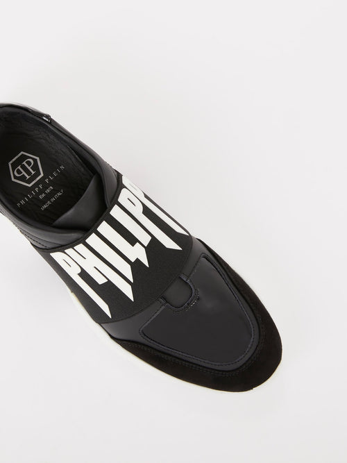 Черные кроссовки на резинке с логотипом