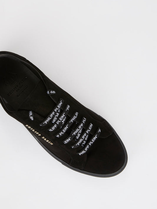 Черные кроссовки на шнуровке с логотипом
