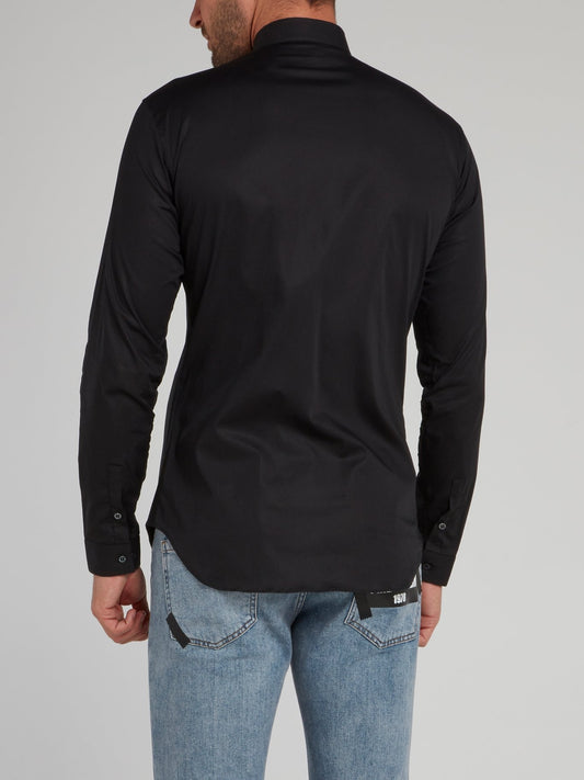 Черная рубашка с длинными рукавами и неоновым изображением черепа