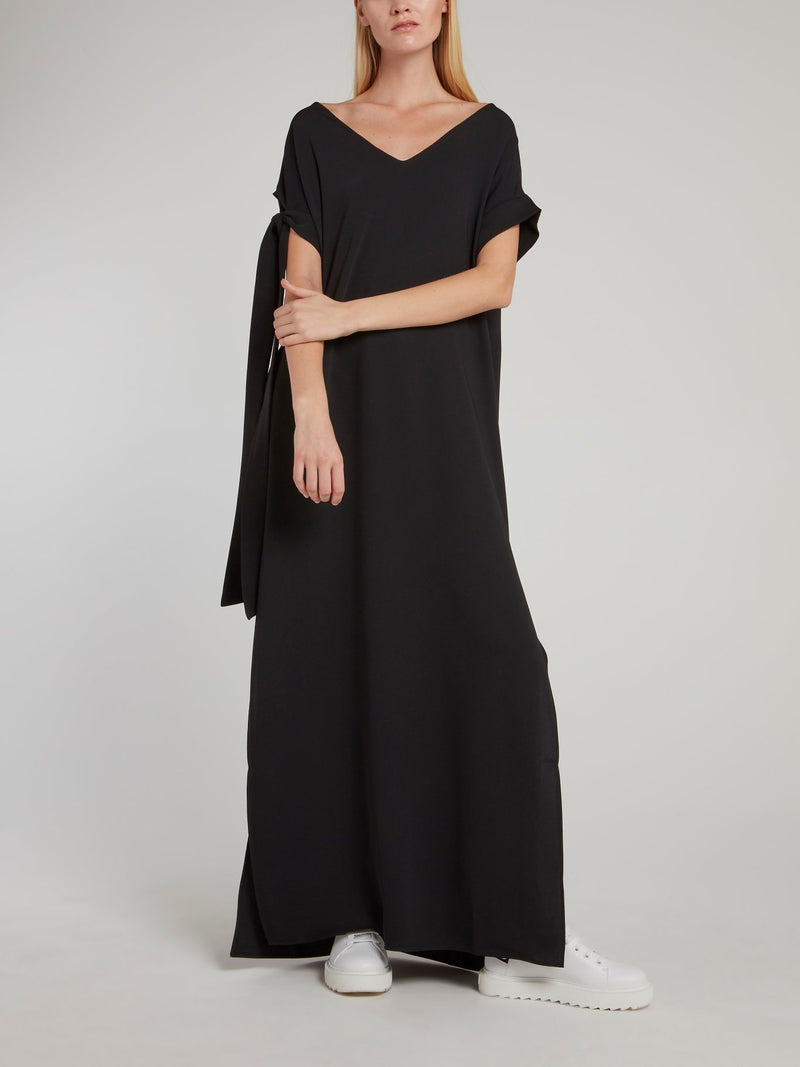 Черное платье-макси с высоким разрезом и завязками на рукавах