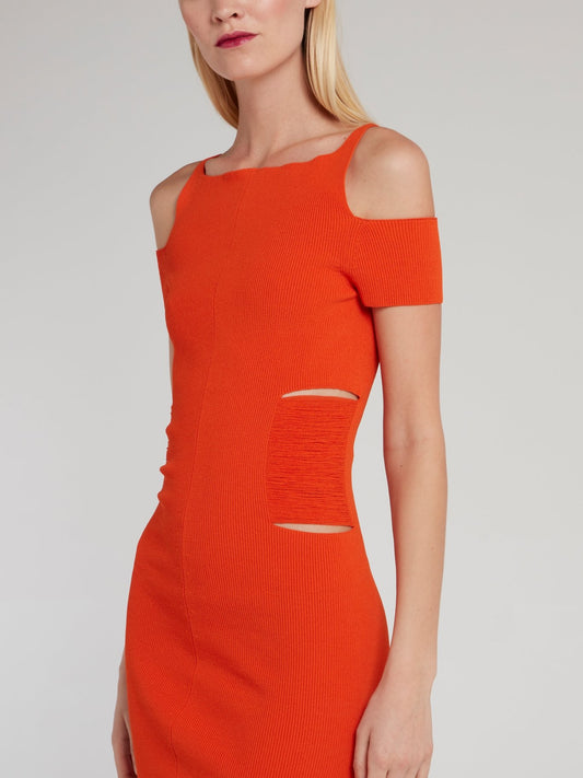 Оранжевое платье-мини с открытыми плечами и вырезами