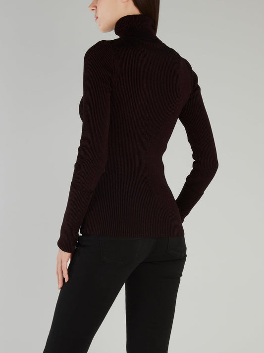 Бордовый вязаный свитер с высоким воротником