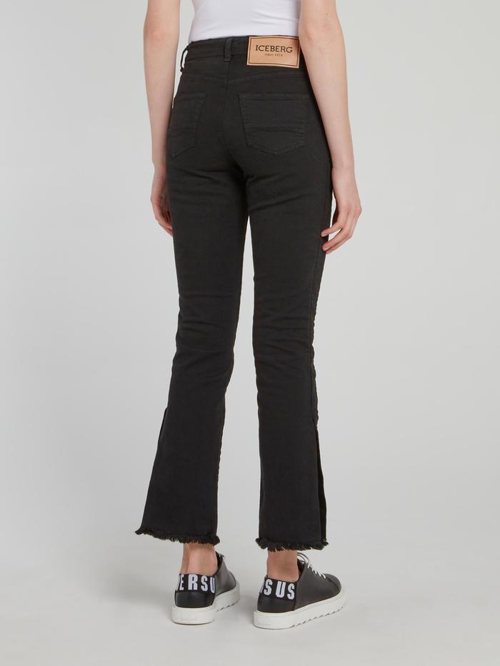 Черные расклешенные джинсы с необработанным краем