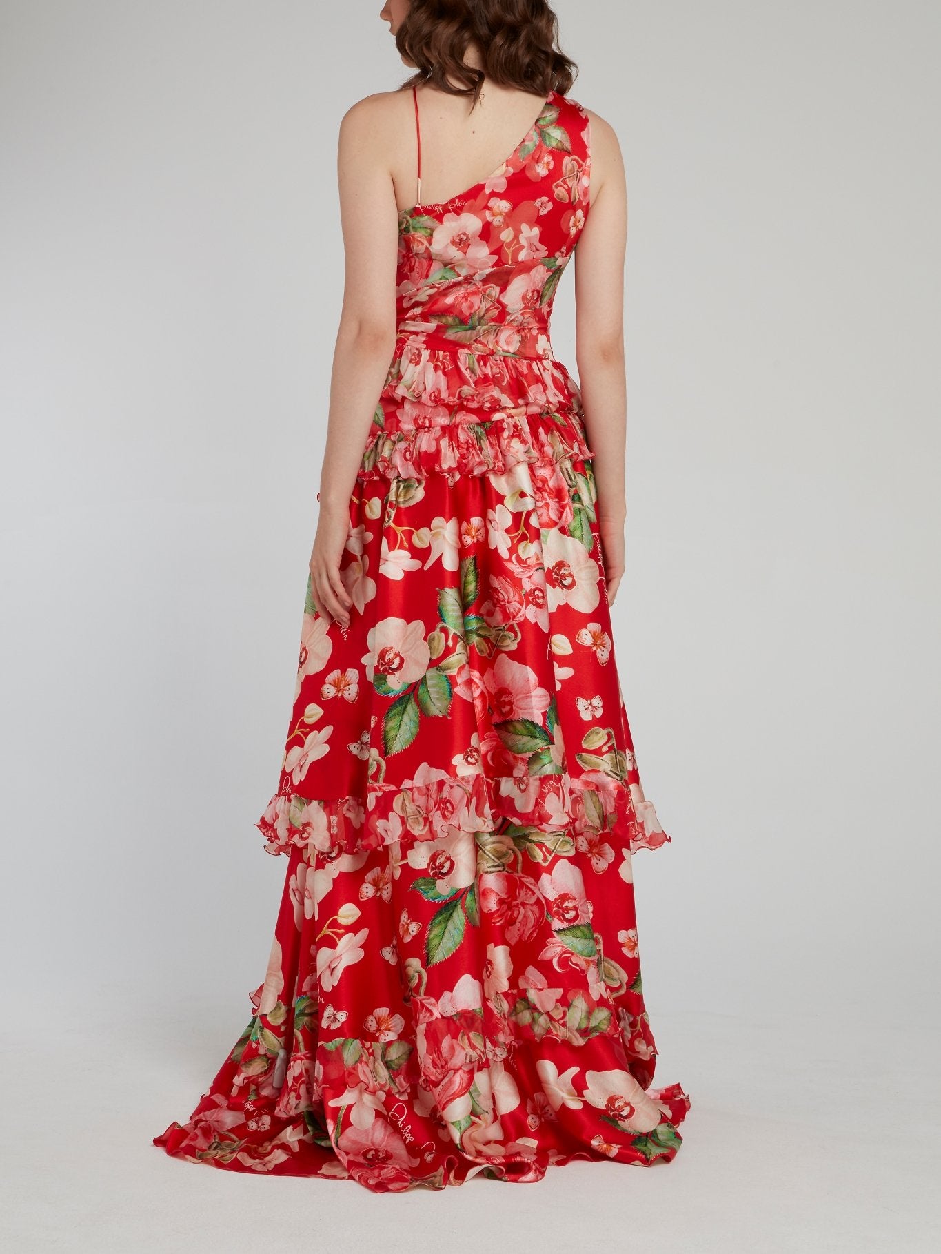 Красное многоярусное платье-макси с оборками и цветочным принтом