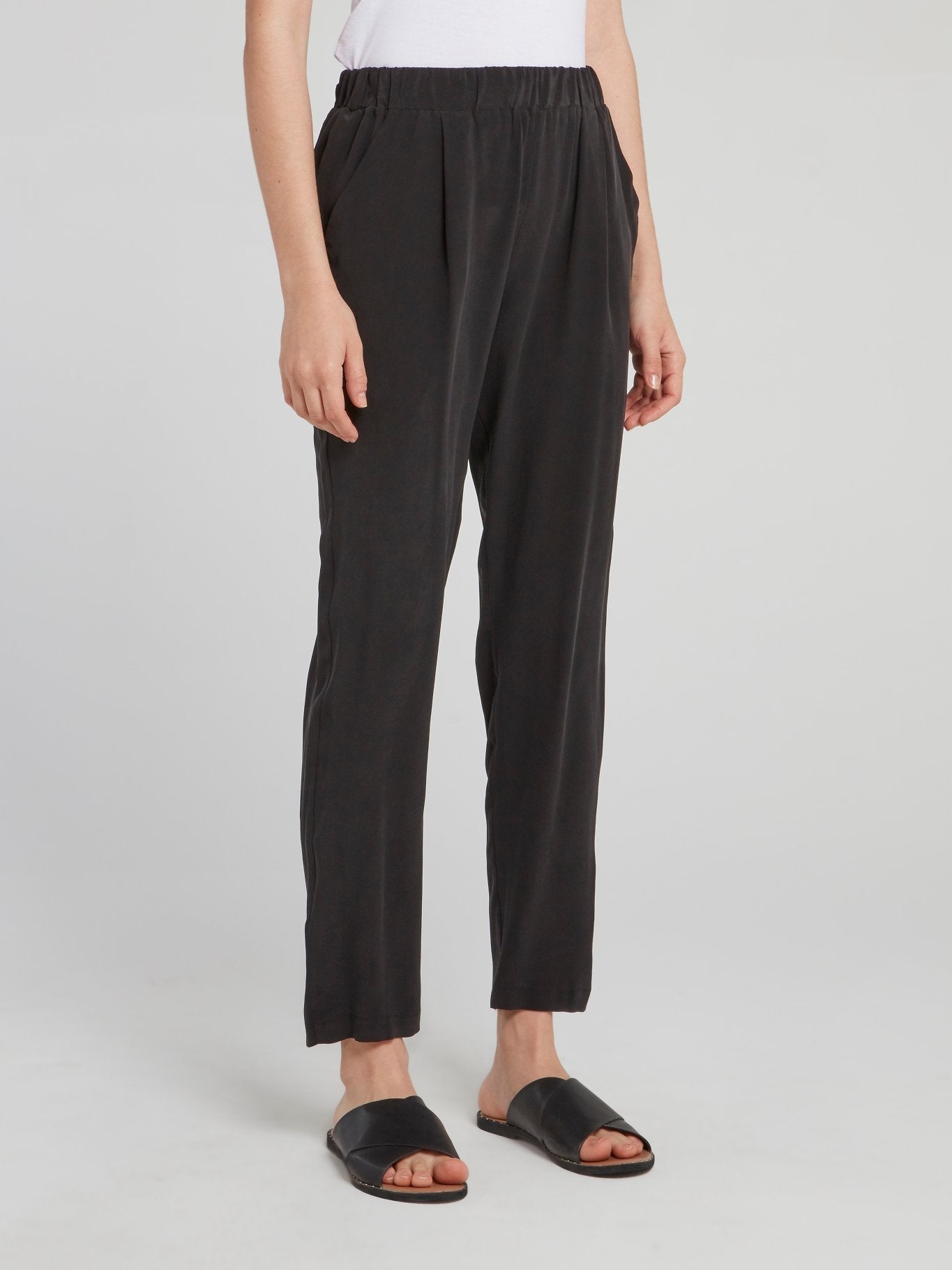 Noir Cropped Tapered Pants