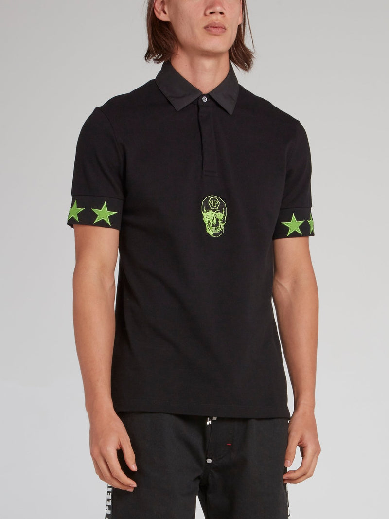 Черная рубашка поло с зелеными звездами и черепом