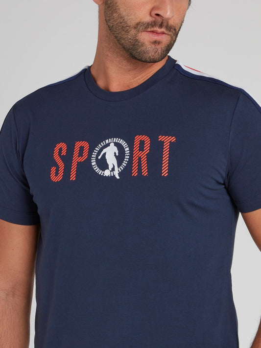 Темно-синяя футболка с полоской на рукавах и логотипом Sport