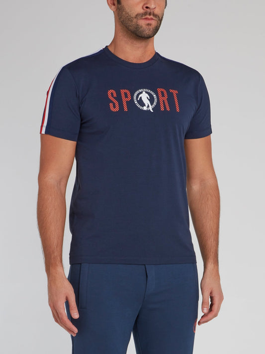 Темно-синяя футболка с полоской на рукавах и логотипом Sport
