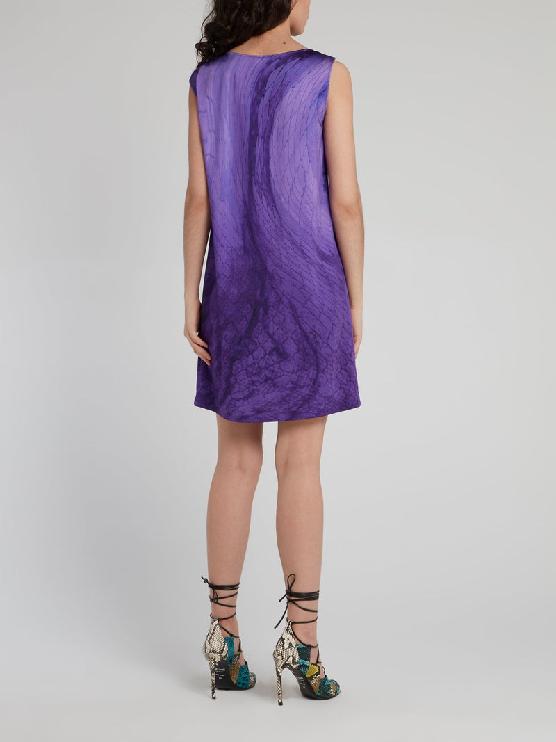 Фиолетовое платье-мини с эффектом змеиной кожи