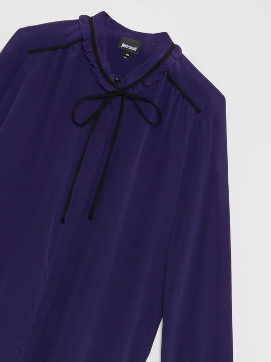 Фиолетовая блузка с рюшами