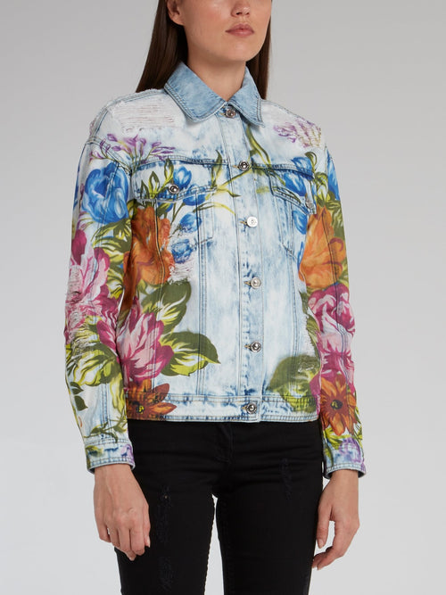Джинсовая куртка с рваной отделкой и цветочным принтом