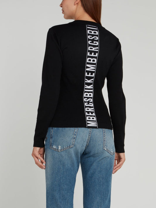 Черный пуловер с V-образным вырезом и логотипом на спине