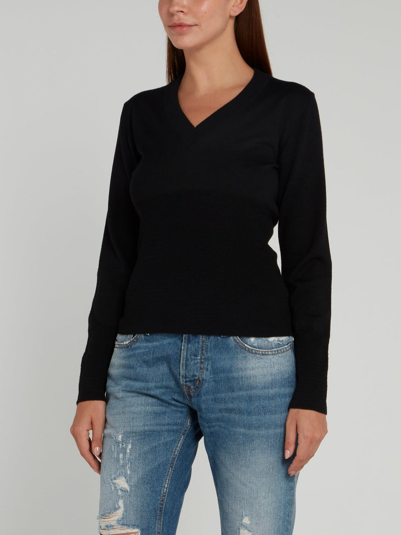 Черный пуловер с V-образным вырезом и логотипом на спине