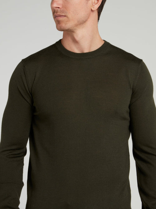 Оливковый свитер с логотипом на спине