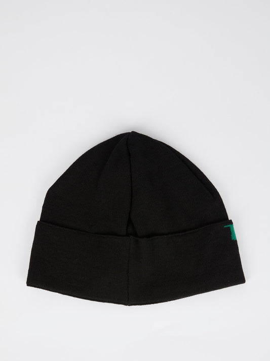 Черная трикотажная шапка с разноцветным логотипом